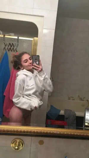 mialina883, 19 years old from United States