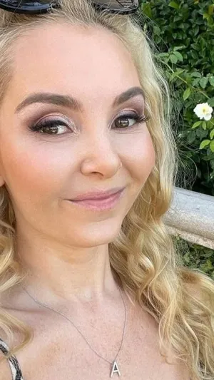 Chloe50, 28 years old from United States