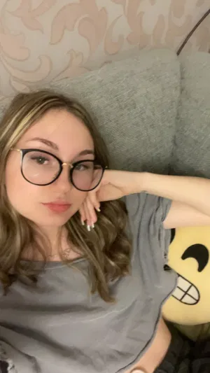 Saragf554yyt, 20 years old from United States