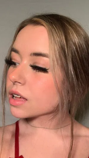 Sophia48, 23 years old from Canada