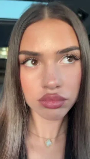 Emma96, 22 years old from United States