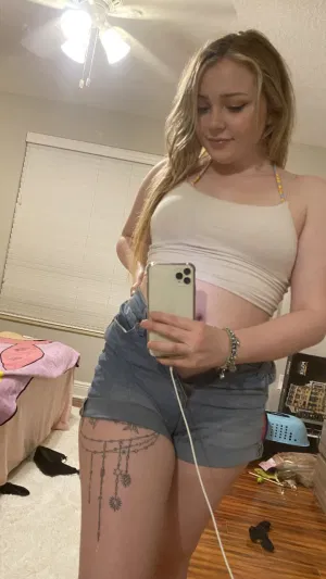 Marry138, 22 years old from United Kingdom