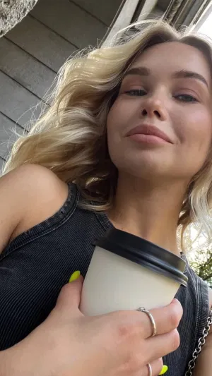 Emory, 19 years old from Australia