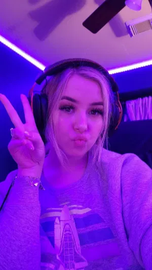 Amari, 19 years old from Finland