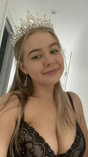 Londyn, 24 years old from United States