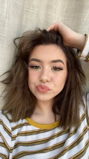 Catherine, 19 years old from Australia