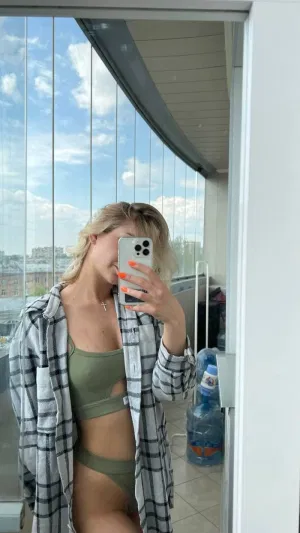 Malia, 19 years old from Finland