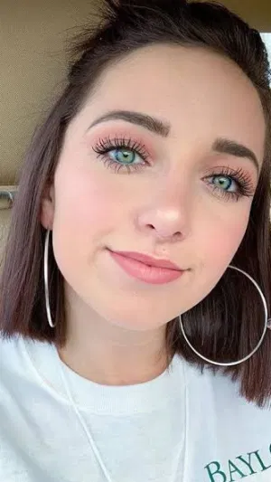 Ava283, 20 years old from United States