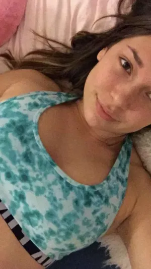 zaraaliy234, 22 years old from United States