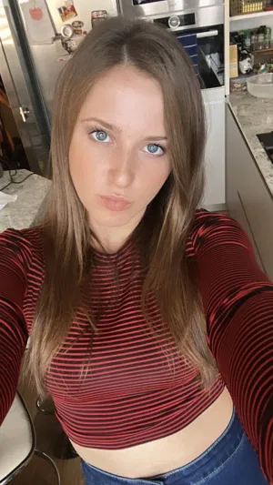 Jessileo864, 23 years old from United States