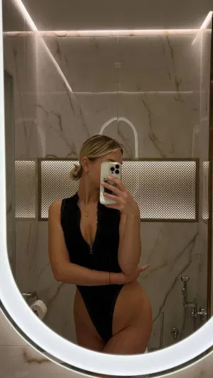 Rosemary022158, 20 years old from Austria