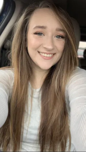 Ashley_1010, 18 years old from United States