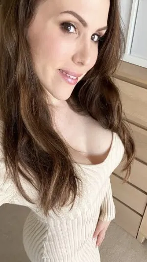 PrettyRosestella's Profile Photo