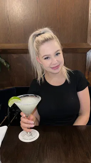 Amelia02, 22 years old from United States