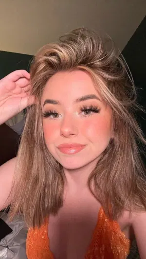 Elinacut223, 22 years old from United States