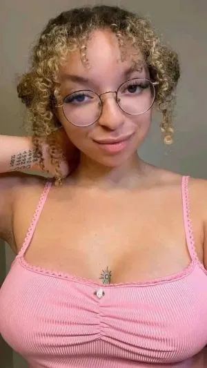 Habibah, 25 years old from Australia