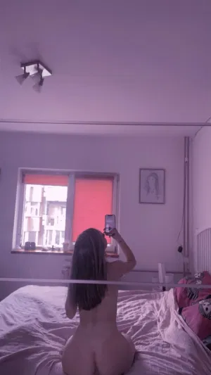 CallSxtnAvlable242, 20 years old from Canada