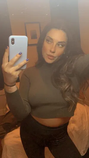 EllaQueen, 24 years old from United States
