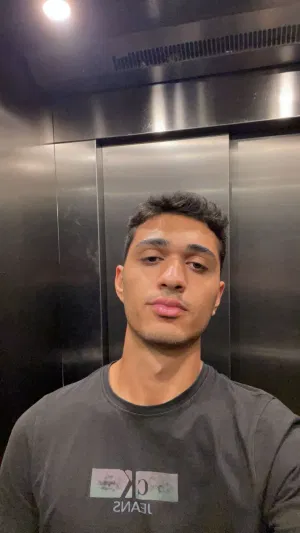 Ethanxs3, 19 years old from United Kingdom