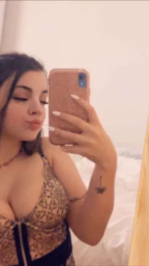 Maddycghmare, 21 years old from United States