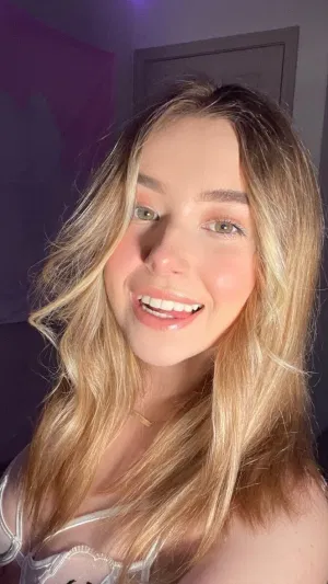 Amalie0024, 22 years old from Norway