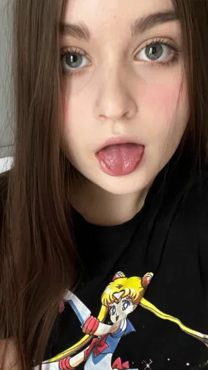 ninaeast19, 18 years old from United States