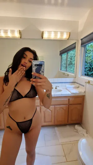 Cggbbhv, 25 years old from United States