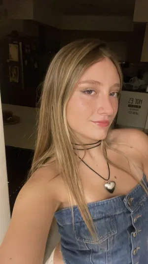 Angelsadoya890, 19 years old from Denmark