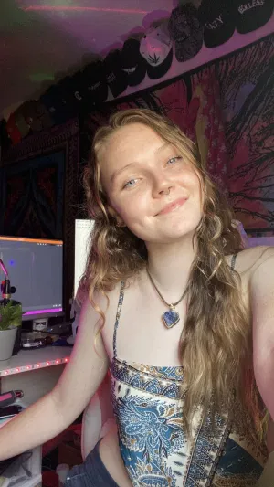 Yvbjbb, 21 years old from United Kingdom