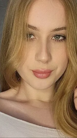 tura12, 20 years old from Germany