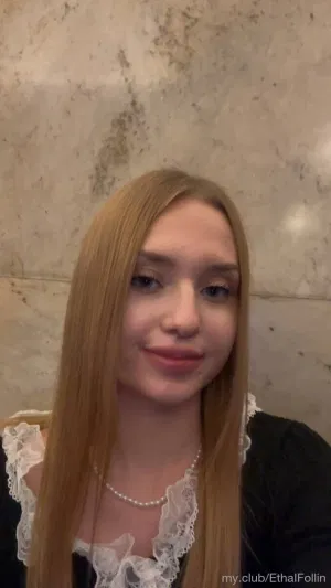 gryuna12, 21 years old from France