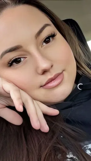 PeachesMilax2, 22 years old from United States
