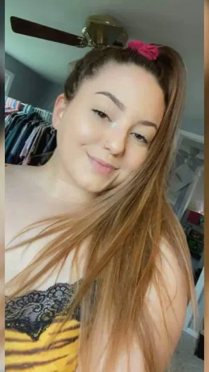 MilaPeachess14, 23 years old from United States