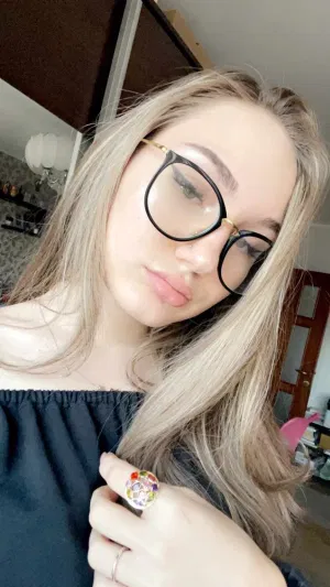 melani_987, 21 years old from United States