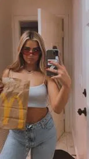 Olivia952, 21 years old from Germany