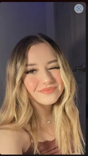 julyna12, 24 years old from Ireland