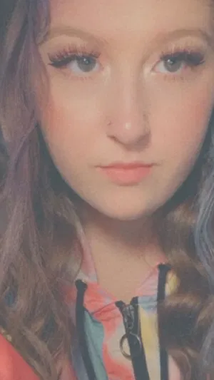 gaye, 22 years old from United Kingdom