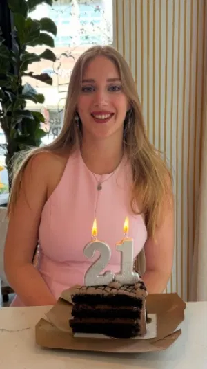 keely23, 22 years old from Ireland