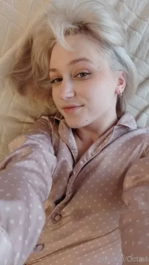 mia123, 25 years old from United States