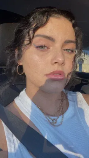 sfhdddg, 23 years old from United States