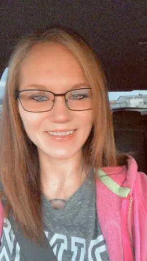 moumi, 22 years old from Ireland