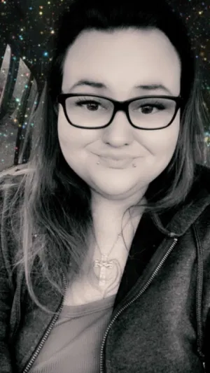 jolikha, 23 years old from Ireland