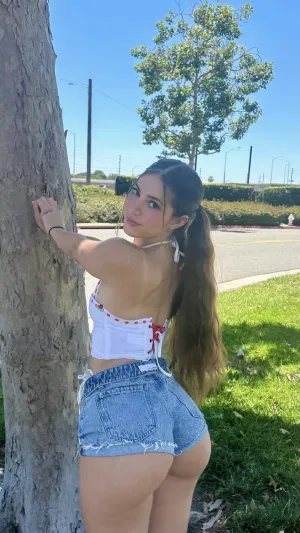 Roselinda22260, 22 years old from United States