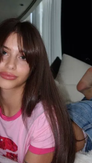 rosalie58, 25 years old from Ireland