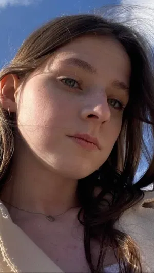 zuri123, 22 years old from United Kingdom