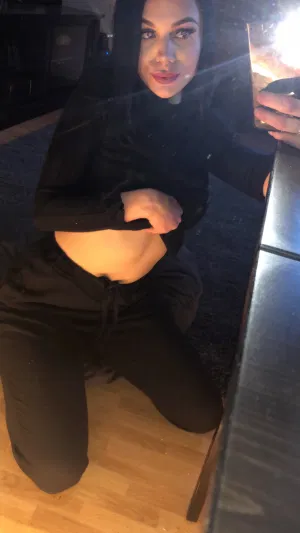 niracam828, 19 years old from Ireland