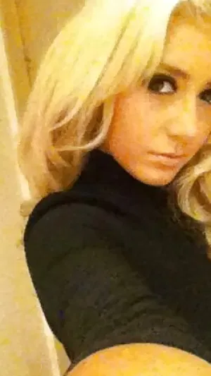 sellina, 23 years old from Canada