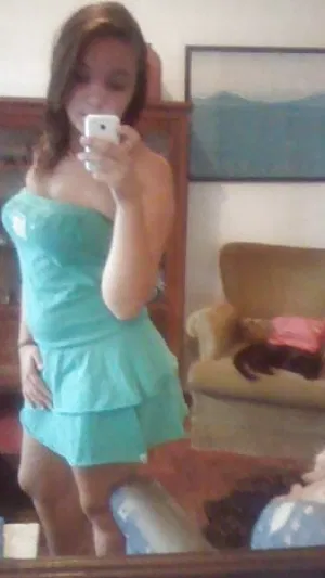 fathia, 23 years old from Canada