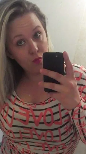 janeja, 24 years old from Canada