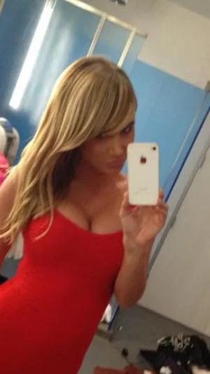 gomez, 24 years old from Canada